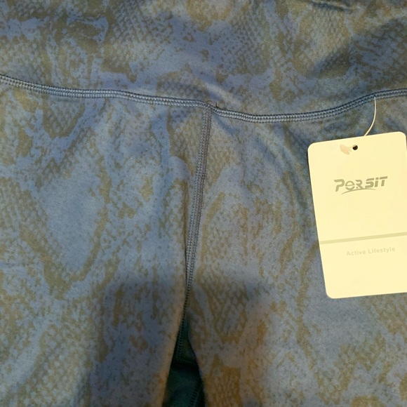 Yoga shorts #294 - Picture 3 of 8